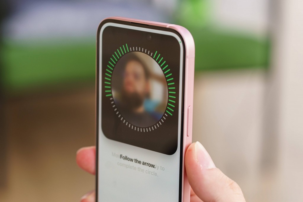 عکس گوشی آیفون ۱۵